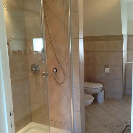 Lichtis Hues Apartment List Room photo